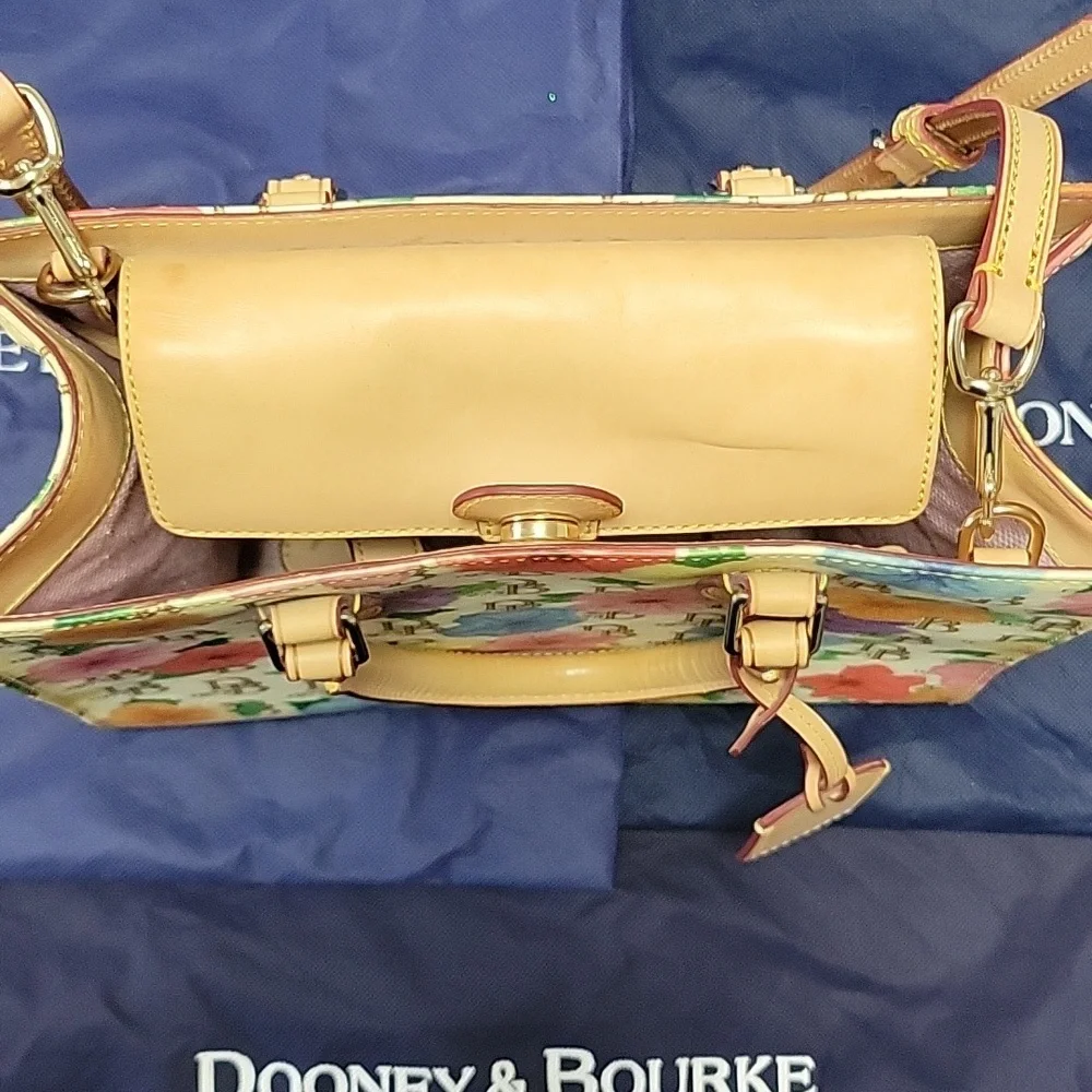 Dooney & Bourke 1975 Hibiscus Tote Handbag NWOT - Picture 6 of 8